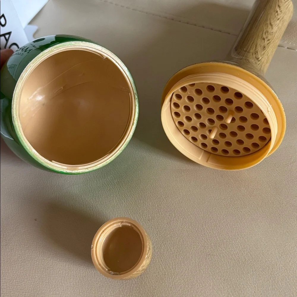 NWT Maraca Cocktail Shaker